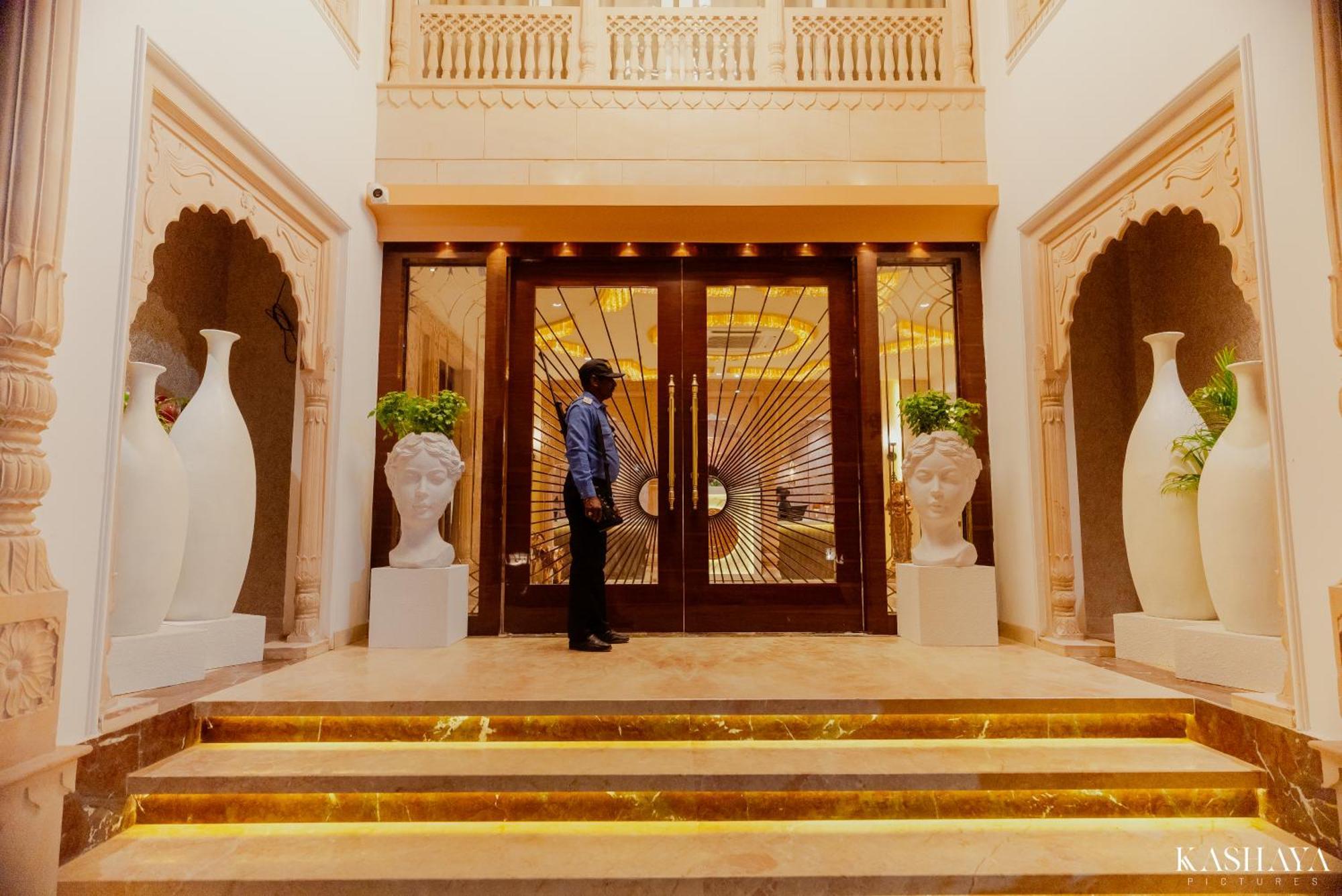 Hotel Ratan Mahal Datia Kültér fotó